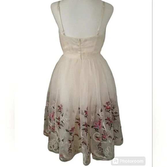 Ammo Saint Etienne Floral Lace Tea Dress Embroidered Midi Length Size Medium - Picture 5 of 9